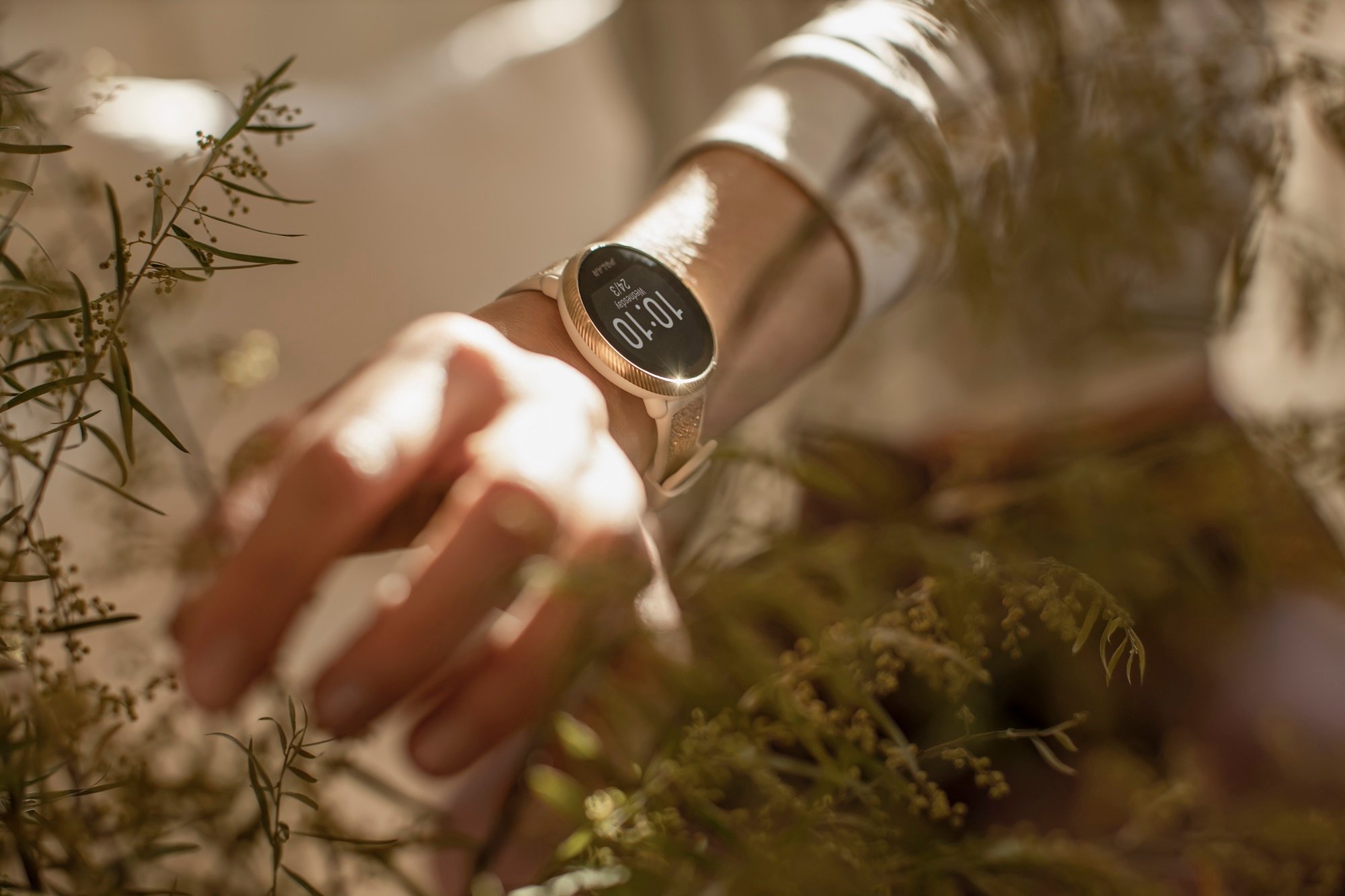 Garmin Lily, smartwatch, elegante, reloj inteligente