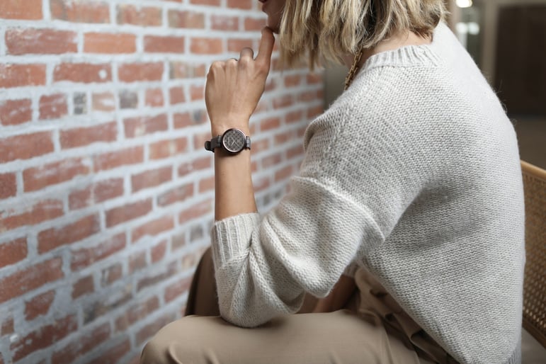 Garmin Lily, smartwatch, elegante, reloj inteligente