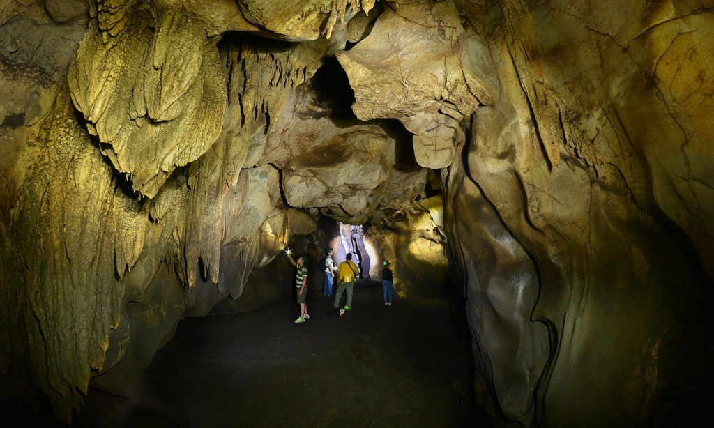 Las Cavernas de Vallemi