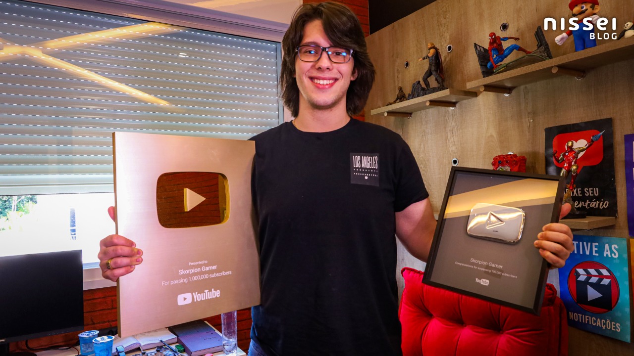 Youtuber brasileiro com a placa de ouro